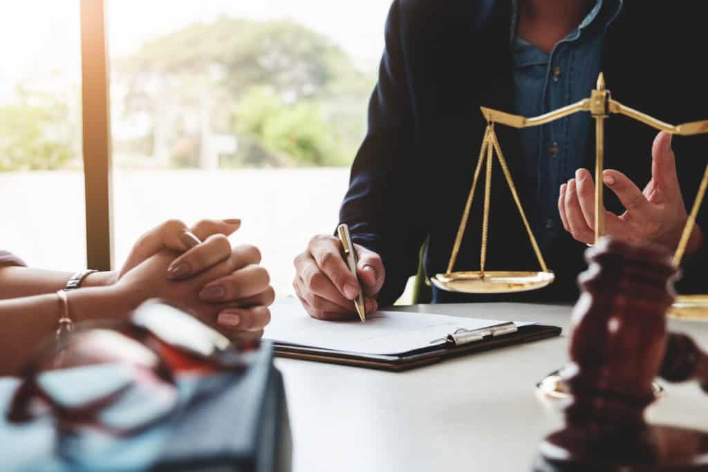 Court Applications vs. Mediation: A Less Stressful Path with EH Mediation Lancaster